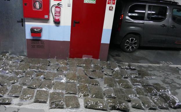 Ingresa en prisión tras hallar 50 kilos de 'maría' en su trastero de Leioa