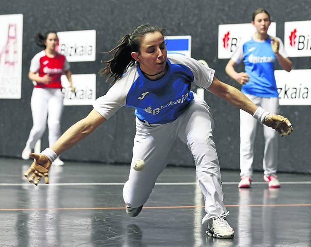 Arrizabalaga y Agirre se llevan el cuarto torneo Bizkaia de mano femenina
