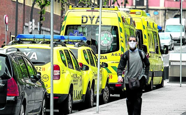La DYA acusa a Izagirre de pagarse muebles y champán con la Visa de la ONG