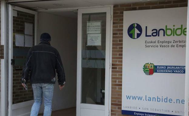 ¿Cómo puedo consultar el estado de mi prestación por desempleo?