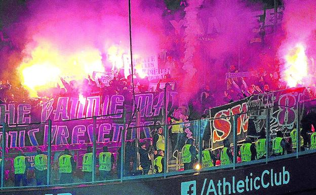 Declaran en rebeldía a dos ultras franceses acusados de agredir a vigilantes en Bilbao