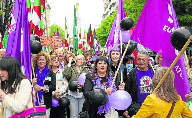 Flores y pancartas