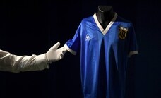 La camiseta de la 'Mano de Dios' de Maradona, subastada por 8,4 millones de euros