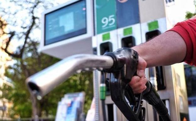 El Gobierno eliminará la ayuda al combustible si las petroleras inflan los precios