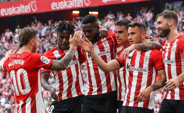 Capa vuelve a jugar un año después y recibe la ovación de San Mamés