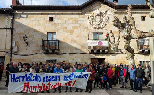 Asparrena, Zalduondo e Iruraiz Gauna reclaman mejoras en la atención sanitaria