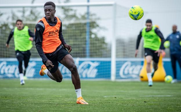 El joven del filial Tomás Mendes completa la convocatoria del Alavés en Vigo