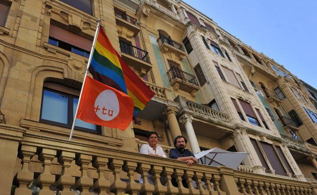 La asociación Gehitu pide que los asesinatos se traten como casos de violencia sexual