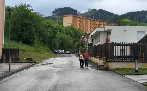 La escuela de Zaldibar se queda sin un patio más amplio