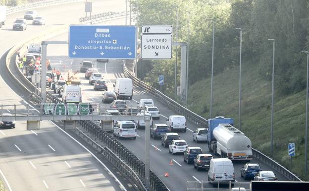 El Txorierri recupera la normalidad tras casi tres horas colapsado por un accidente múltiple