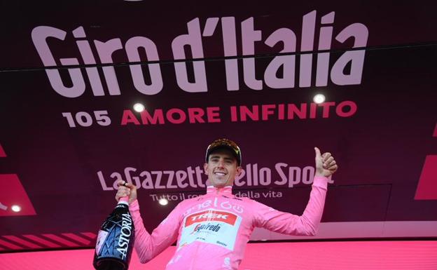 El andaluz 'Juanpe' López se viste la maglia rosa de líder del Giro