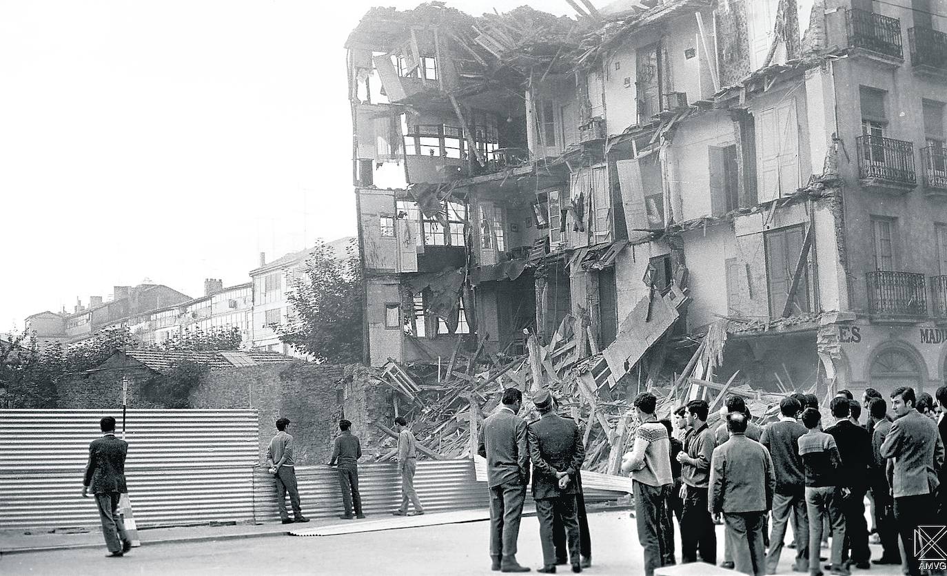 Se desploma un inmueble en la calle de los Fueros