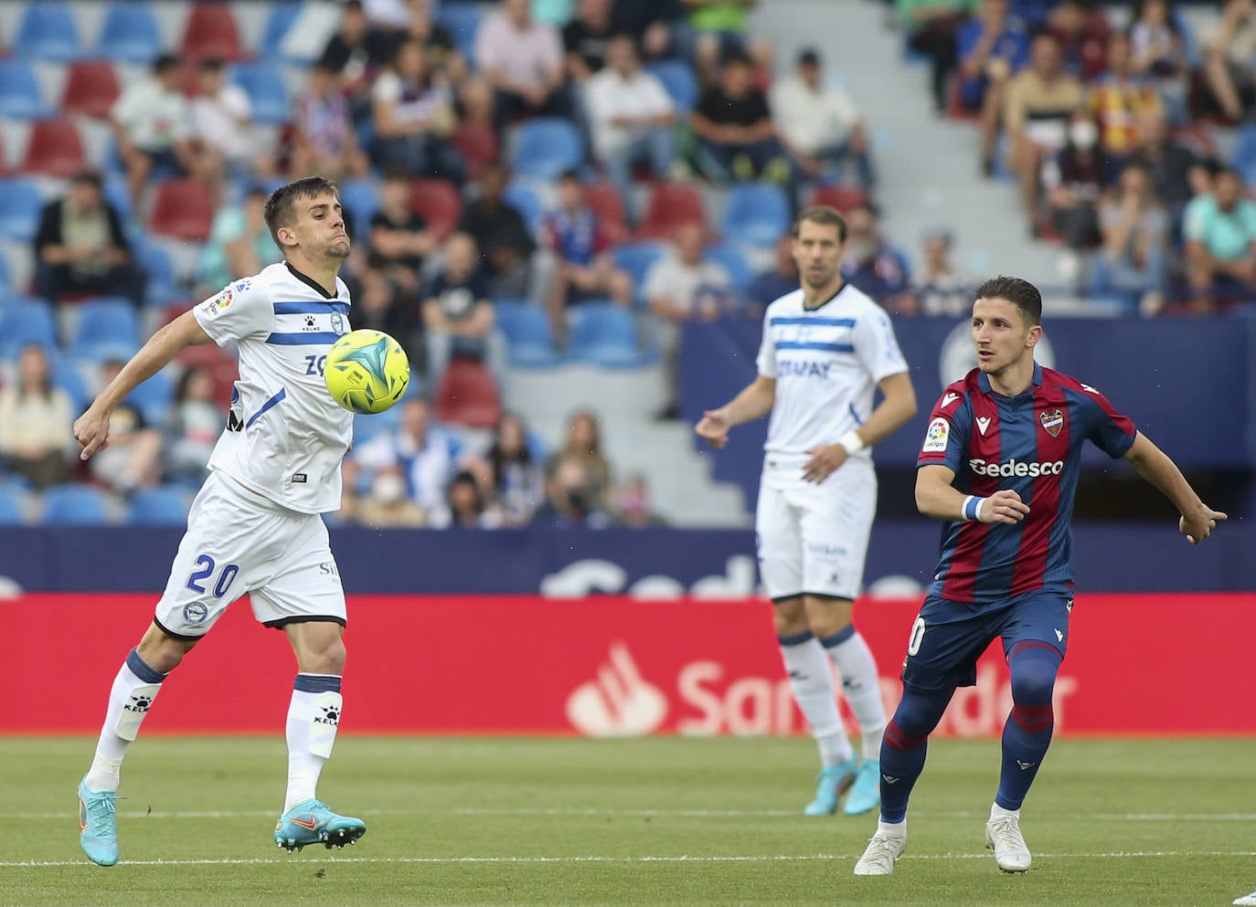 Levante - Alavés, en imágenes