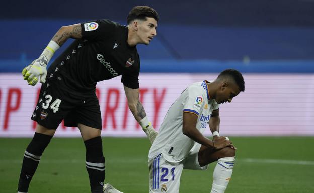 El Alavés se mide a un Levante sin sus dos porteros