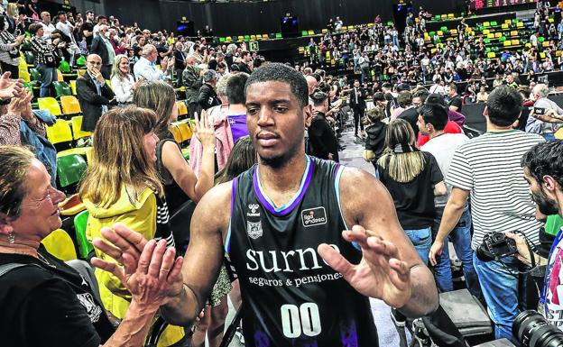 El Surne inicia una nueva reconstrucción del equipo y quiere que vuelva a liderarla Mumbrú