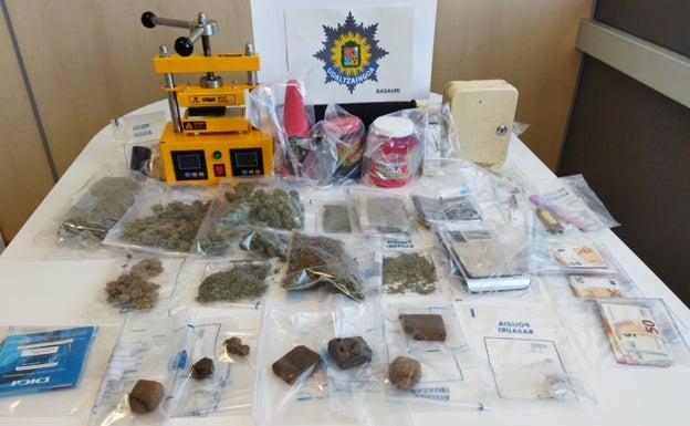 La Policía Local de Basauri desmantela una lonja destinada al tráfico de drogas