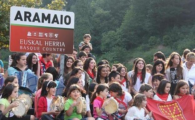 San Martin jaietarako lelo lehiaketa antolatu dute Aramaion