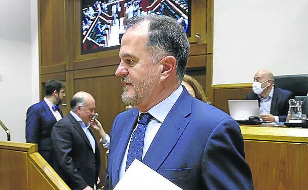 Iturgaiz: «No me gustaría encontrarme en la calle a quien quiso asesinarme»