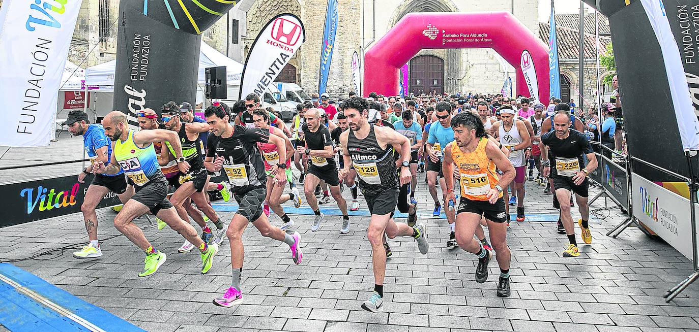 Díaz y Brito se coronan en la Cruz del Gorbea