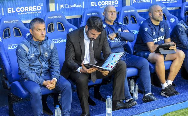 Julio Velázquez no seguirá en el Alavés