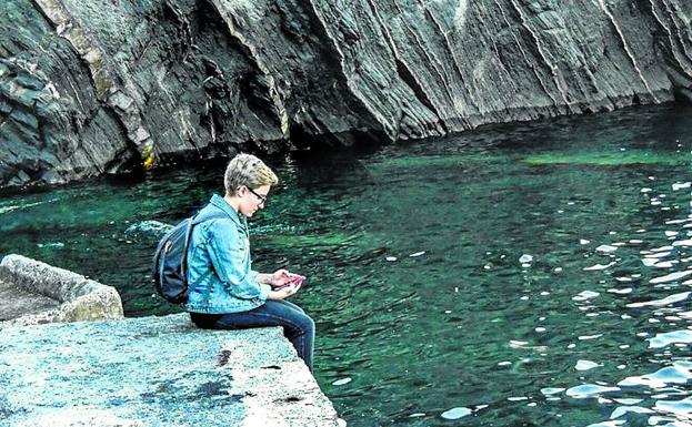 El mensaje del padre de Ekai en el Parlamento vasco: «Nadie puede decidir tu género»