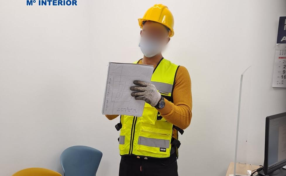 Detenido por intentar embarcar en un ferry en el Puerto de Bilbao haciéndose pasar por un trabajador