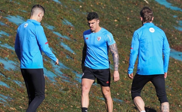 Capa frena contactos con otros clubes y negocia su continuidad con los precandidatos