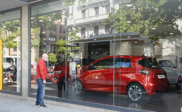 Euskadi frena en mayo la caída en la venta de coches hasta el 1% frente al descenso del 11% en España