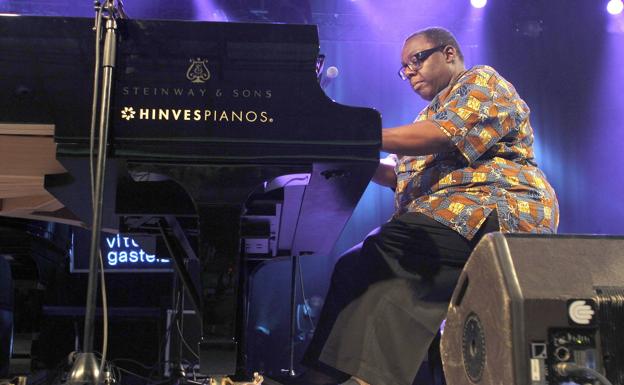 Cyrus Chestnut llevará el Jazz de Medianoche al Ciudad de Vitoria