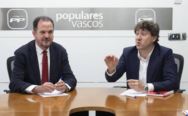Andueza pide al PP que se sume a los acuerdos de país e Iturgaiz rechaza pactos que incluyan a Bildu