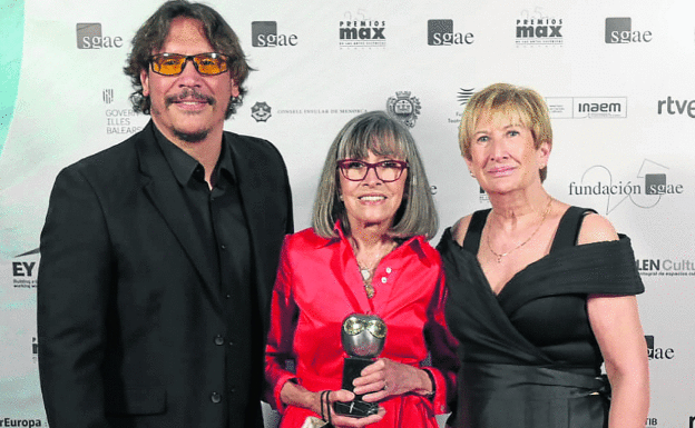 'Una noche sin luna' brilla en una edición de los Max con cuatro premios para Euskadi