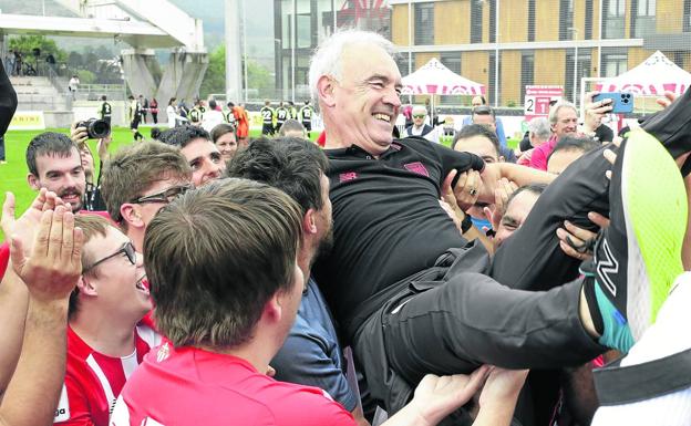 El entrenador del Athletic Genuine deja el equipo: «Me dieron la despedida soñada»