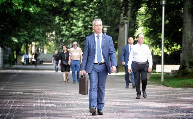 Urkullu llama a «restaurar la dignidad» de las víctimas del franquismo