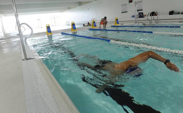 Cierra la piscina principal del centro cívico de Salburua al detectarse una bacteria