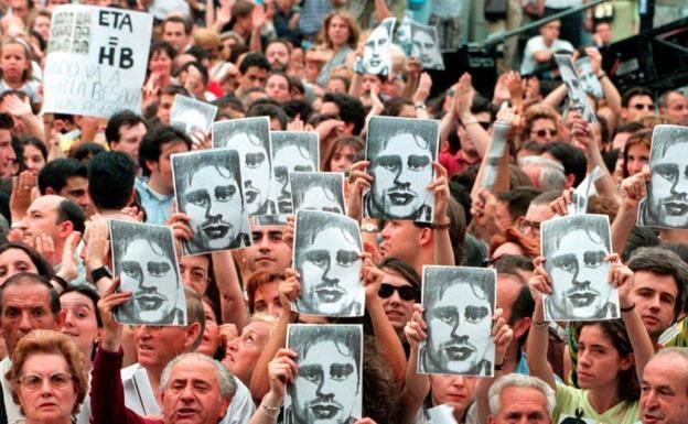 El Pleno de Vitoria aprueba dedicar una calle a Miguel Ángel Blanco pese al rechazo del PNV