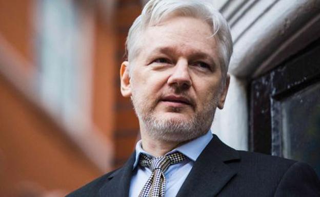 El Gobierno británico aprueba la extradición a Estados Unidos de Julian Assange