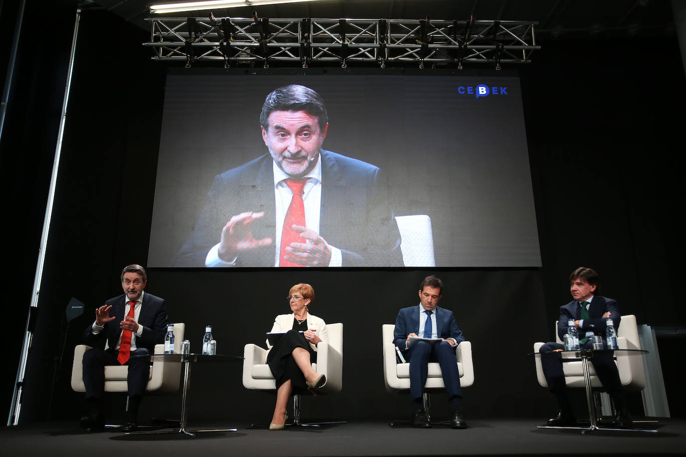 El Gobierno vasco se ratifica en no explorar el gas de Euskadi, a pesar de los costes de la energía