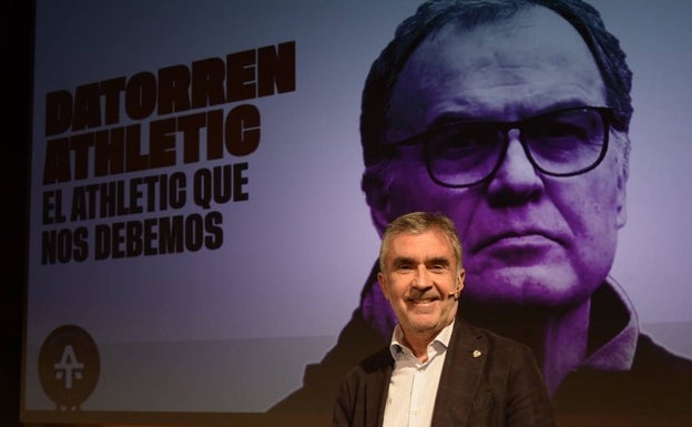 Así analiza Bielsa al Athletic: ha visto todos los partidos del primer equipo y del filial, 4 del Basconia, 3 del juvenil y de los cedidos