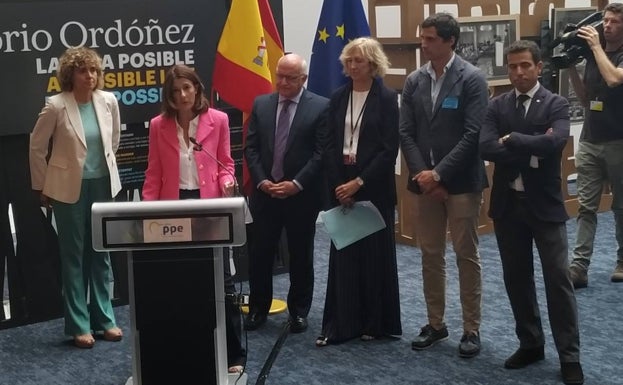 La viuda de Ordóñez denuncia en Bruselas «la patraña de la reconciliación»