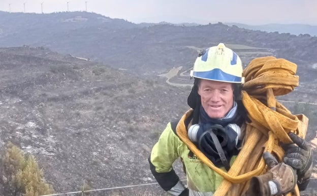 José Ramón Uriarte, gregario de Induráin, lucha contra el fuego en Navarra