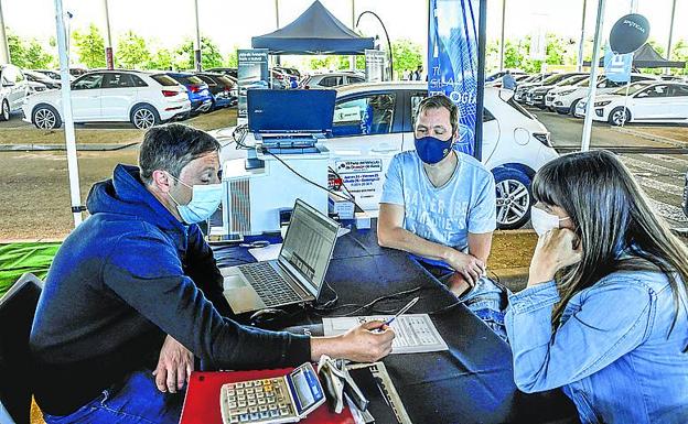 Más de 600 coches esperan a su dueño bajo la cúpula del Buesa Arena