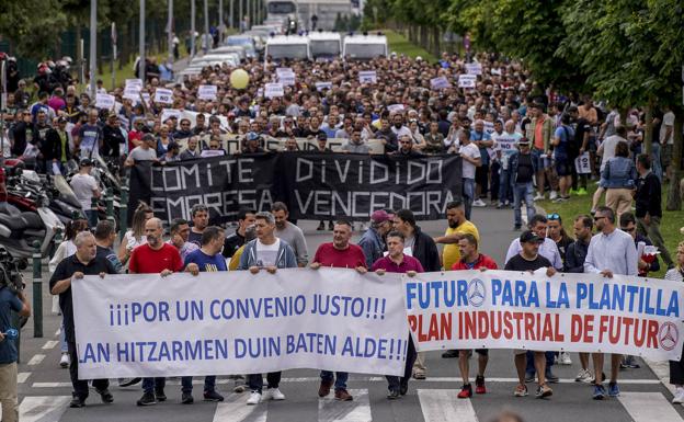 Los sindicatos de Mercedes convocan divididos las próximas movilizaciones