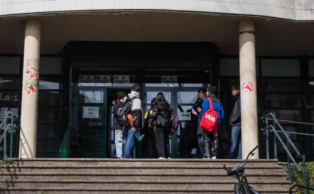 Los tres institutos de Vitoria que piden jornada continua podrán mantenerla un año