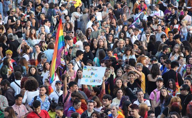 Thousands of people have obtained in the LGBTI pride march. 
