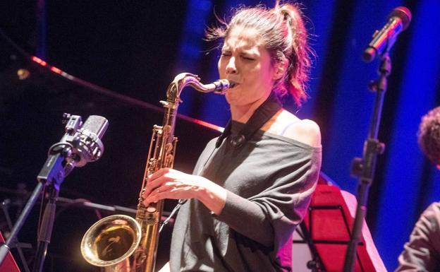 La saxo Melissa Aldana abre en Getxo la temporada vasca de jazz