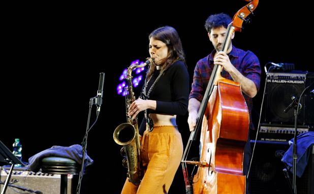 Melissa Aldana abriendo discursiva el Getxo Jazz