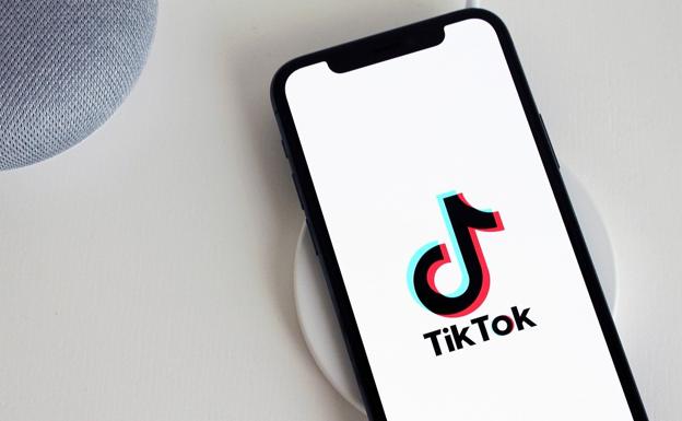 EE UU insta a Apple y Google a retirar TiKTok por suponer una «grave amenaza» a la seguridad del país