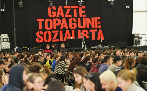 El PNV pide a Bildu que no se «escaquee» de la disputa entre jóvenes abertzales