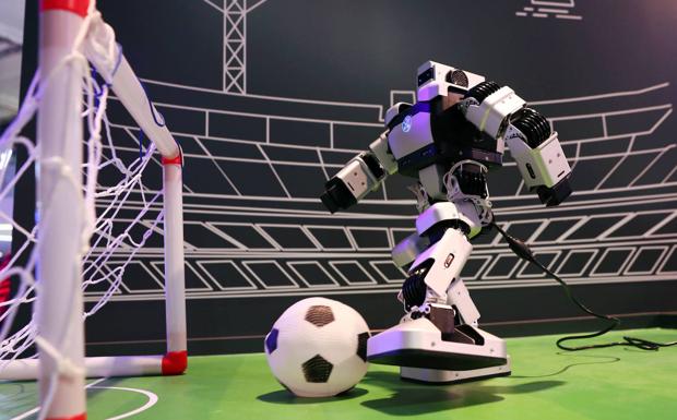 Fútbol con robots y experimentos de ADN en BBK Kuna