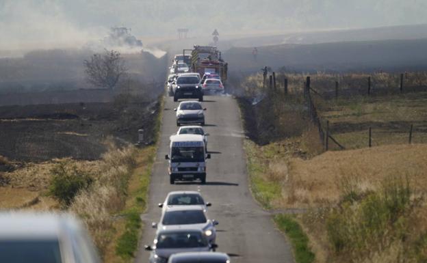 Los bomberos dan por controlados los incendios de Garaio y Mendoza
